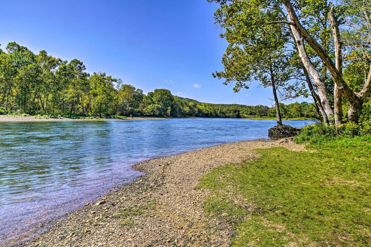 Pet-Friendly Branson Retreat With Pool And Golf Access Leilighet Eksteriør bilde